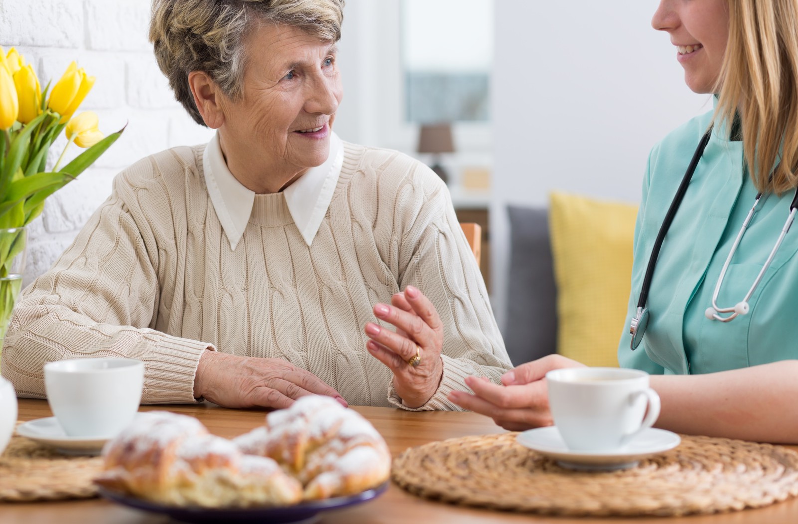 Zeiterfassung für Pflegepersonal im Pflegedienst mit Nachweis der Patientenbesuche per Smartphone und Tablet